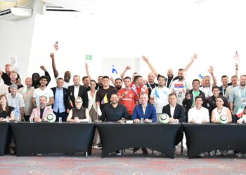 El mariachi y el brindis ponen el corazón en el Mundial de Socca en Cancún