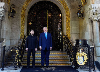 El presidente de EE.UU. se reúne con Zelenski para discutir un posible acuerdo de paz en Ucrania