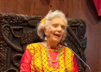 Elena Poniatowska en el Senado: Voces Faltantes, Anécdotas y un Lazo con Sheinbaum