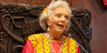 Elena Poniatowska en el Senado: Voces Faltantes, Anécdotas y un Lazo con Sheinbaum