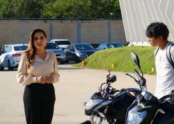 Entregan motos robadas recuperadas en el C5 para devolver el patrimonio a las familias cancunenses