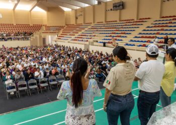 Estefanía Mercado encabeza sorteo de 1,315 viviendas del bienestar en Playa del Carmen