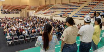 Estefanía Mercado encabeza sorteo de 1,315 viviendas del bienestar en Playa del Carmen