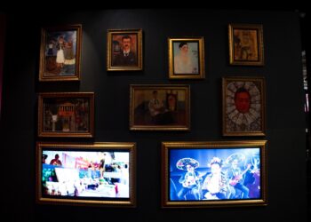 Estudiantes de arte en Playa del Carmen exploran el Museo Frida Kahlo