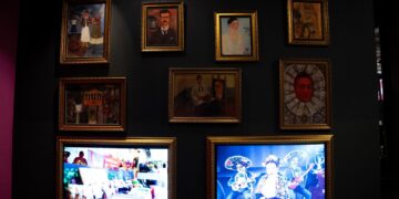 Estudiantes de arte en Playa del Carmen exploran el Museo Frida Kahlo