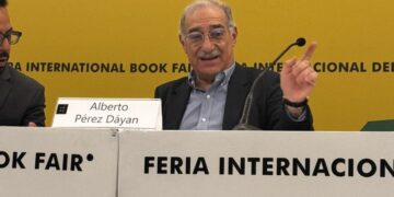 Exministro Pérez Dayán, Cuestionado por su Voto en la Feria Internacional del Libro de Guadalajara Guadalajara