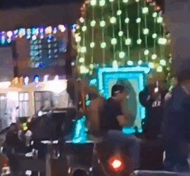 Explota Camioneta en Bulevar Aristóteles y Deja Varios Heridos