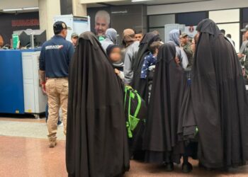 VIDEO «Expulsan de Colombia a miembros de secta señalada por abusos contra menores»