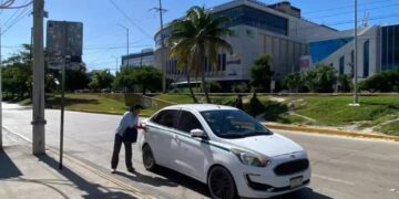 Cancún | Abusos de taxistas de Cancún durante fiestas decembrinas generan indignación ciudadana