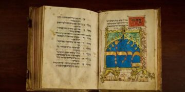 «Manuscrito judío del siglo XV robado por los nazis será subastado por millones»