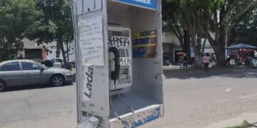 «Casetas telefónicas en desuso saturan el espacio público en la Ciudad de México»