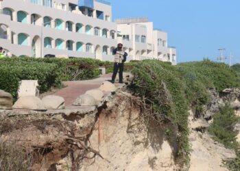 Gobierno de Isla Mujeres atiende de emergencia la erosión en los acantilados para evitar riesgos