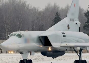 Bombarderos estratégicos rusos vuelan de rutina sobre el mar Negro