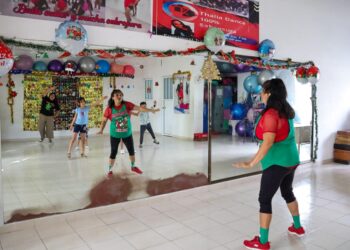 Impulsan la regularización académica en Cancún con curso de invierno del DIF