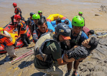 Inundaciones Catastróficas en Indonesia Dejan Más de 700 Víctimas y Cientos de Desaparecidos