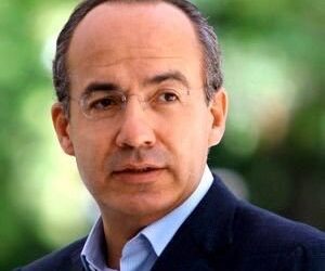 Invitan a Calderón al Nobel de la Paz; rechaza asistir por compromisos en China