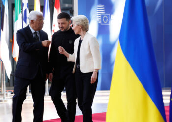 La UE planea financiar la compra de armas europeas para Ucrania con activos rusos