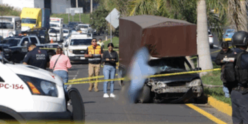 Lamentable accidente de tránsito en Veracruz deja una policía fallecida y su hija herida