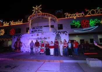 Lázaro Cárdenas Se Ilumina: Encendido Navideño Llena de Alegría y Magia a Kantunilkín