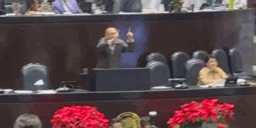 Moreira Llama "Fachos" a Diputados de Morena en Debate Clave