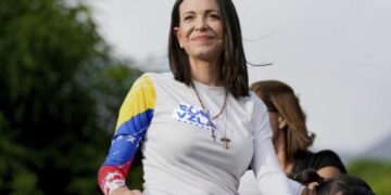 «Presidente de Panamá acompaña a María Corina Machado en la ceremonia del Nobel de la Paz»