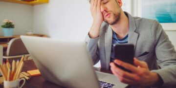 Burnout en la generación Z: estrés laboral alcanza niveles históricos