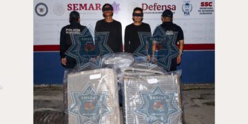 Policía de Cancún detiene a dos sujetos por robo de aires acondicionados en la Supermanzana 35