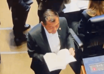 Promoción del Libro de AMLO: Campaña Arranca con Mensaje en el Senado