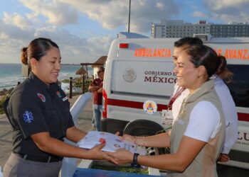 Protección Civil Cancún refuerza a paramédicos con nuevos uniformes