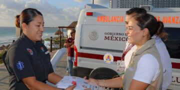 Protección Civil Cancún refuerza a paramédicos con nuevos uniformes