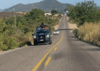 Restablecen el paso tras el cierre de la autopista Tepic-Mazatlán