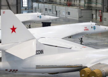 Rusia refuerza su flota aérea con nuevos bombarderos estratégicos Tu-160M