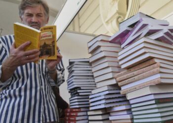 «Ucrania elimina el ruso de las lenguas protegidas»