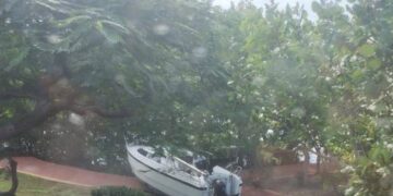 Se registra fuerte accidente en el Boulevard Kukulcán por desprendimiento de una lancha