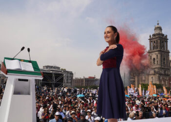 Sheinbaum compara logros de México con solicitudes de Argentina