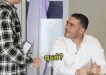 Tiktoker Hace Broma en Inglés a Omar Harfuch y Él No Puede Contener la Risa