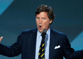 Tucker Carlson Sugiere que Rusia es el Aliado Estratégico Más Valioso para EEUU