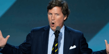 Tucker Carlson Sugiere que Rusia es el Aliado Estratégico Más Valioso para EEUU