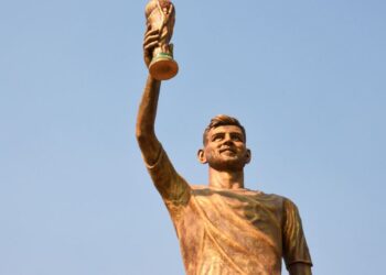 Estatua gigante: India inaugura un monumento histórico dedicado a Lionel Messi