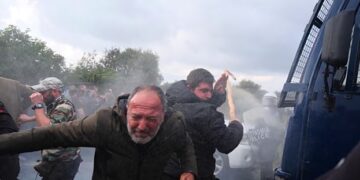 «Protestas en Grecia: Agricultores paralizan aeropuerto de Creta por retrasos en subsidios»