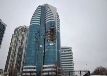 «Dron ucraniano impacta edificio del Consejo de Seguridad en plena capital chechena»