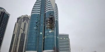 «Dron ucraniano impacta edificio del Consejo de Seguridad en plena capital chechena»