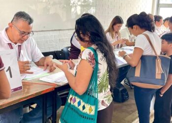 Becas en Cancún: Ayuntamiento entrega primer pago del programa “Educación para Transformar”