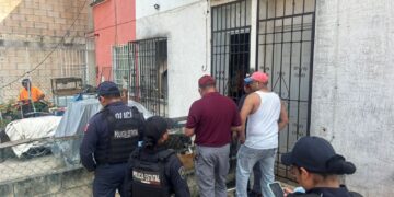 Vecinos logran sofocar un incendio en una vivienda de la Supermanzana 216