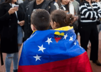 Venezolanos en Miami Evitan Opinar sobre la Amenaza Militar de EE. UU.