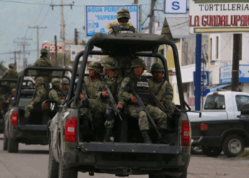 Movilización por amenaza de bomba en tienda de construcción en Tamaulipas