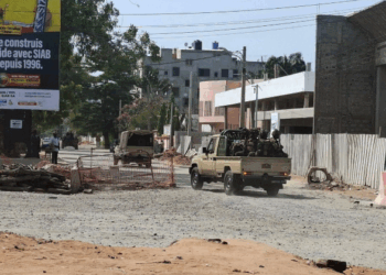 Francia Confirma Apoyo Logístico a Benín contra Intento de Golpe de Estado