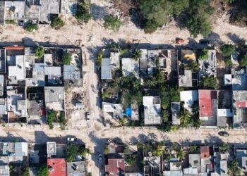 Supervisa Ana Paty Peralta avance de obra de agua potable y drenaje sanitario en la colonia Los Pinos