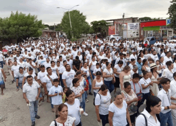 Marcha Masiva en Coahuayana tras Explosión Violenta