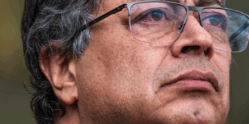 Petro Pide a Zelenski Liberar a Mercenarios Colombianos "Engañados" y Retenidos en Ucrania